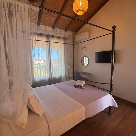 Vila Luxury Stone In Afitos St'aloni *